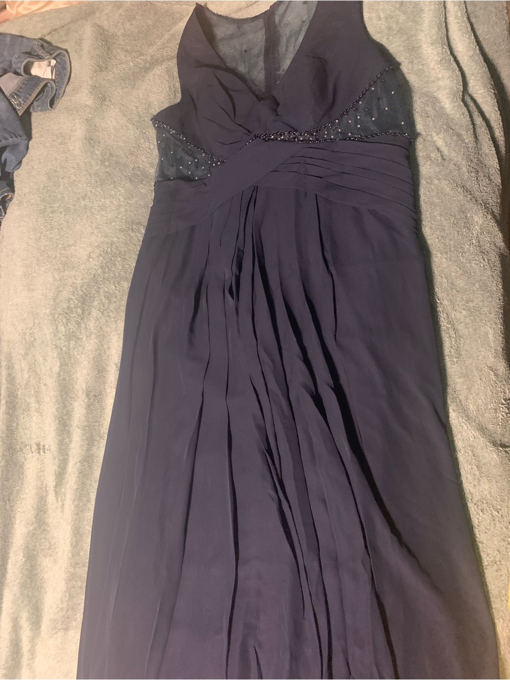 Elegant Navy V-Neck Evening Dress with Beaded Waist